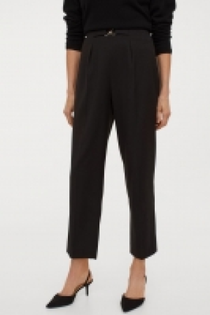 Ankle-length trousers 16.00 €