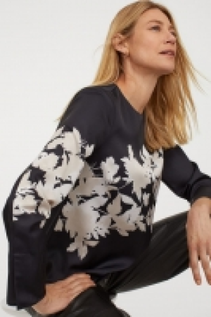 Satin blouse 16.00 €