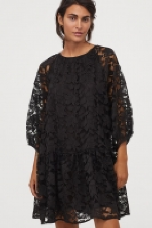 Lace dress 18.00 €