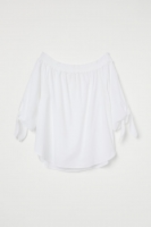 Off-the-shoulder blouse 11.00 €