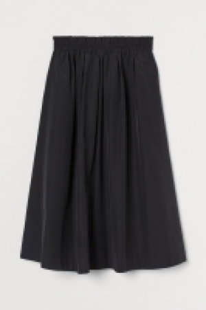 Calf-length skirt 20.00 €