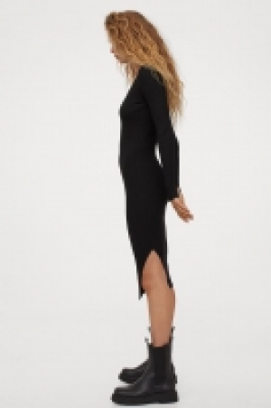 Rib-knit dress 13.00 €