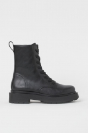 Boots 16.00 €