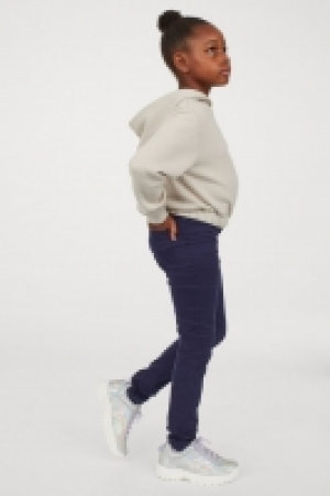Slim Fit twill trousers 8.00 €