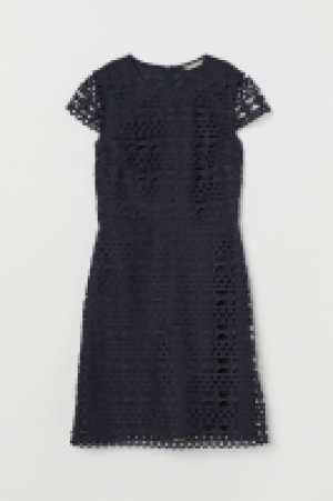 Lace dress 15.00 €