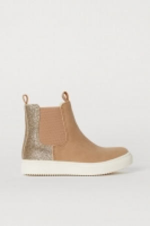 Warm-lined Chelsea boots 15.00 €