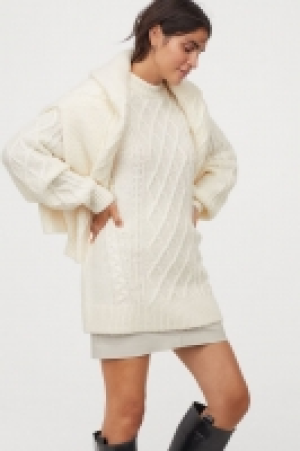 Wool-blend cable-knit jumper 32.00 €