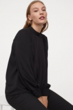 HM  Pleat-front blouse