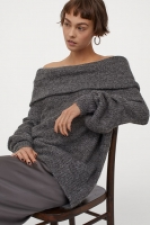 Off-the-shoulder jumper 22.00 €