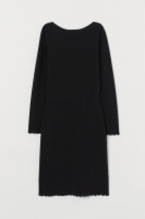 HM  Boat-neck dress