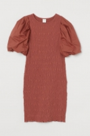 Balloon-sleeved dress 12.00 €