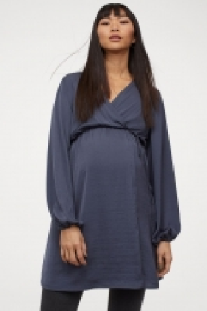 HM  MAMA Wrap dress