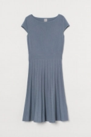 Fine-knit dress 33.00 €