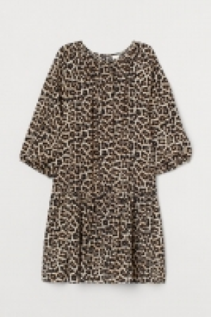 Balloon-sleeved dress 11.00 €