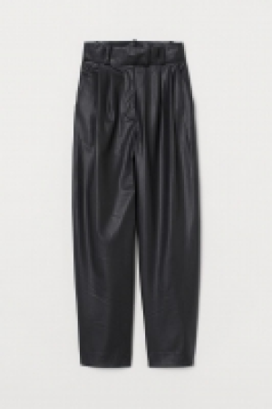 Imitation leather trousers 21.00 €
