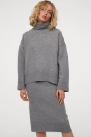 Knitted skirt 18.00 €