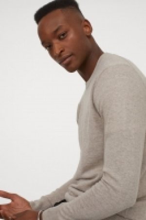 Cashmere-blend jumper 20.00 €