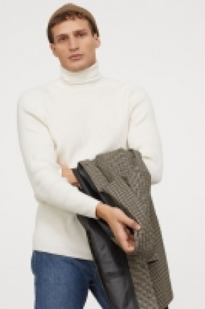 Polo-neck jumper Muscle Fit 15.00 €