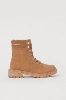 HM  Faux shearling-lined boots