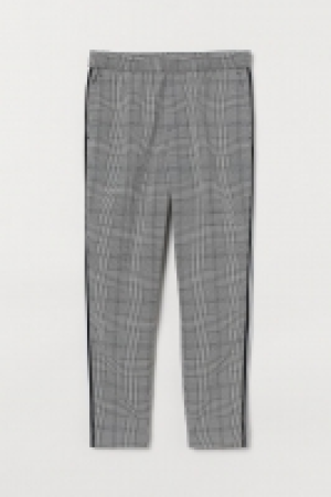 Trousers Slim Fit 13.00 €