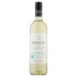 Tesco  Mcguigan Signature Sauvignon Blanc 75