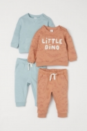 4-piece sweatshirt set 25.00 €