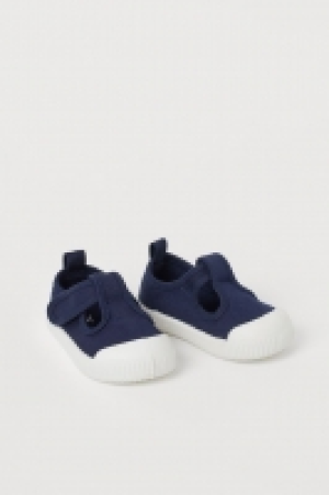 Cotton canvas sandals 5.00 €