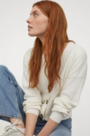 Short cardigan 12.00 €