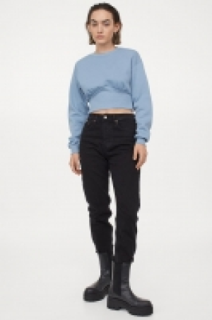 Cropped sweatshirt 7.00 €