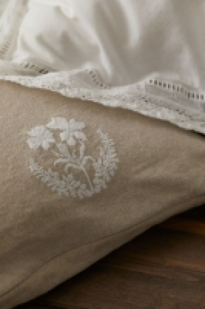 Linen-blend cushion cover 6.00 €