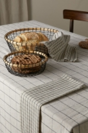 HM  Large bread basket