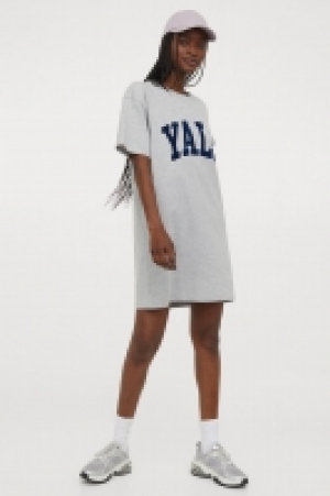 Printed T-shirt dress 9.00 €