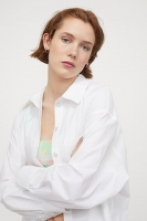 Oversized cotton shirt 8.00 €