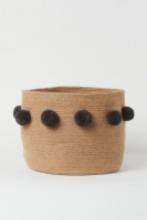 Storage basket with pompoms 13.00 €