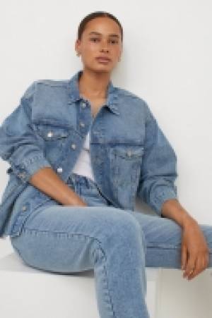 Oversized denim jacket 20.00 €