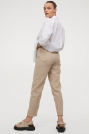 Ankle-length twill trousers 11.00 €
