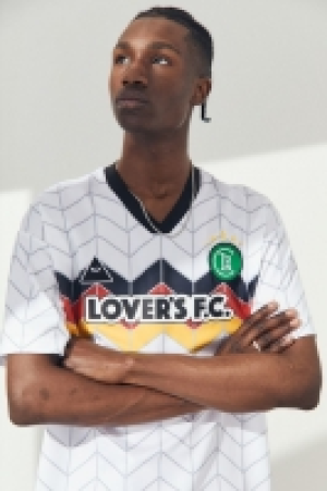 Short-sleeved football shirt 15.00 €