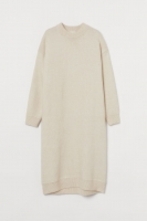 Knitted dress 23.00 €