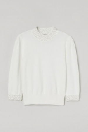 Beaded jumper 31.00 €