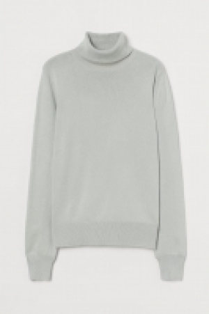 HM  Fine-knit polo-neck jumper