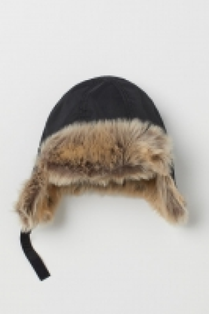 Water-repellent hat 5.00 €