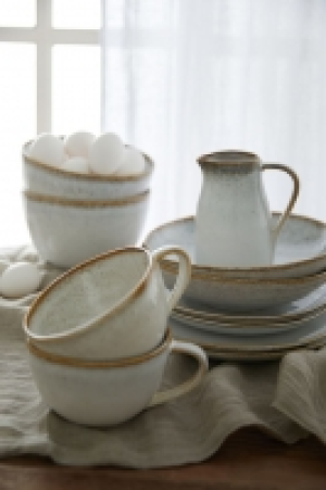 HM  Stoneware plate