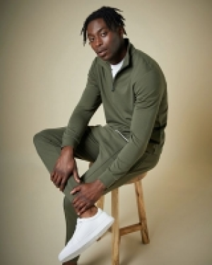 1/4 Zip Funnel Neck Top 10.00 €