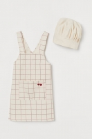 HM  Apron and chefs hat