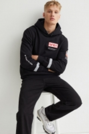 Regular Fit Reflective hoodie 18.00 €