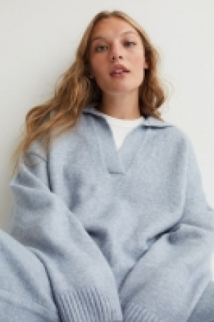 Collared jumper 18.00 €