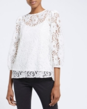 Lace Top 12.00 €