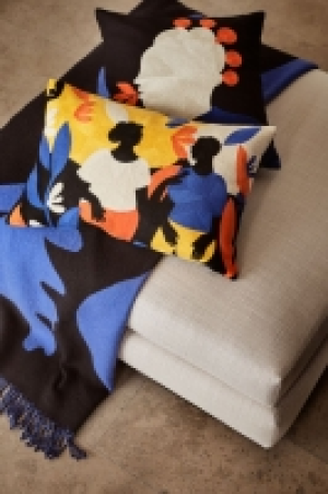 Embroidered cushion cover 18.00 €