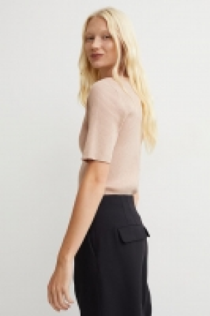 Rib-knit top 9.00 €