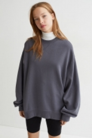 Oversized sweatshirt 10.00 €